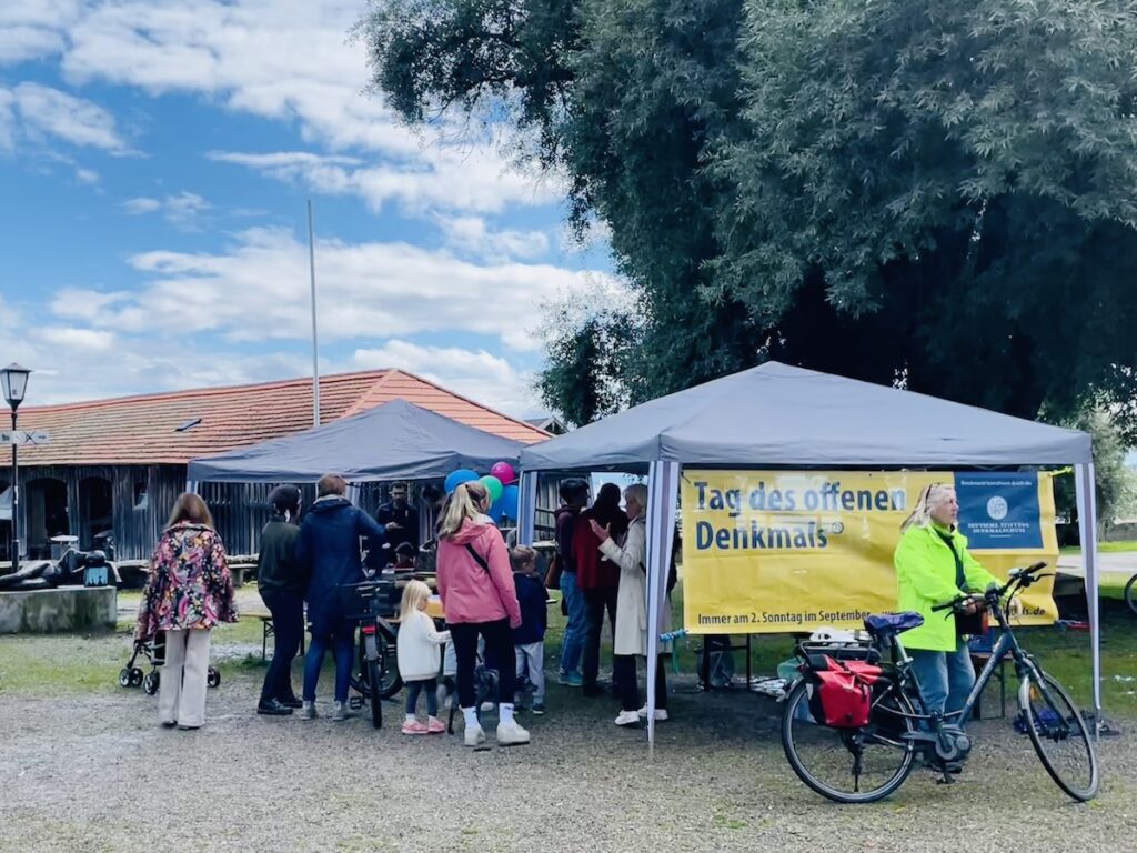 Infostand des Schondorfer Kreis in der Seeanlage zum Tag des offenen Denkmals